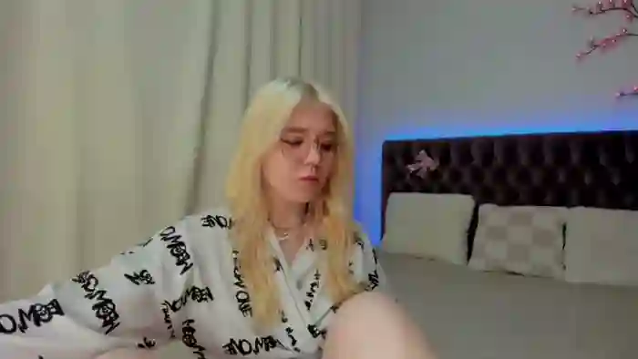 EllaMyerss