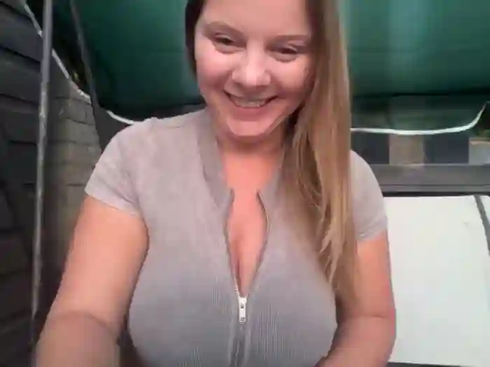 BustyMollyy