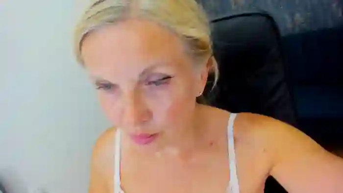 YrhotAbbyX