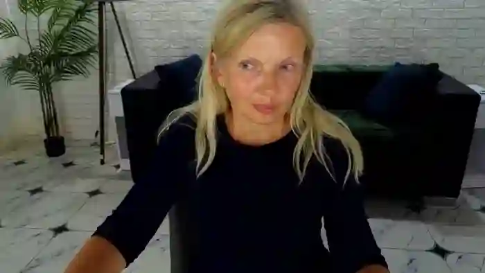 YrhotAbbyX