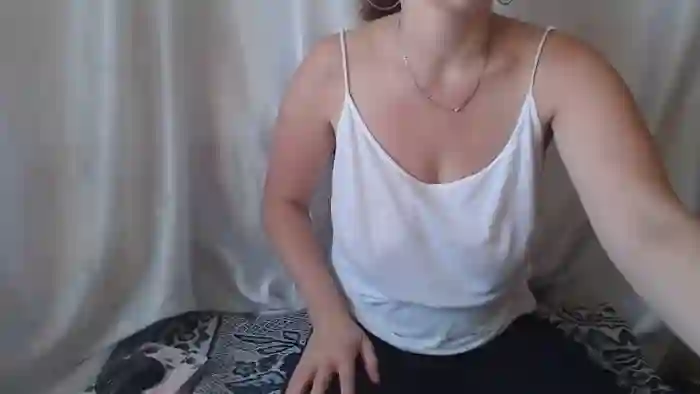 BettyGirlKiss