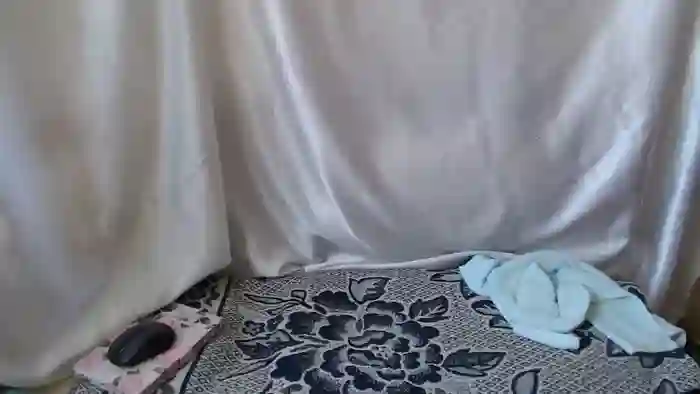 BettyGirlKiss