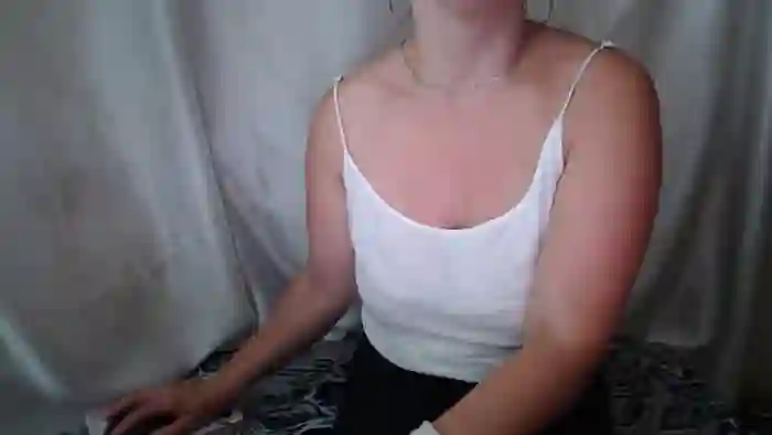 BettyGirlKiss