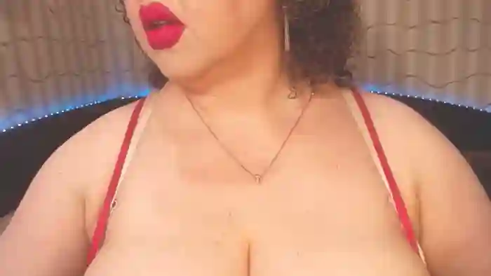 CurvyKatty40DD