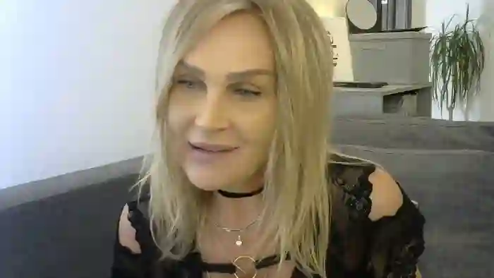 Evie_Paige