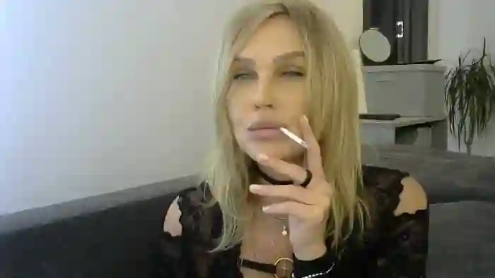 Evie_Paige