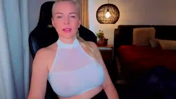 MsLindsayDevis