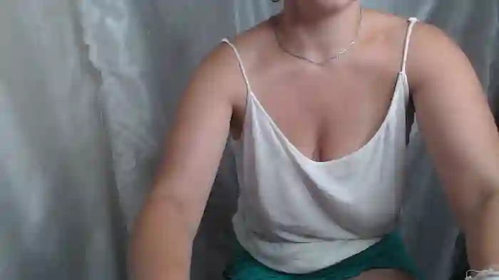 BettyGirlKiss
