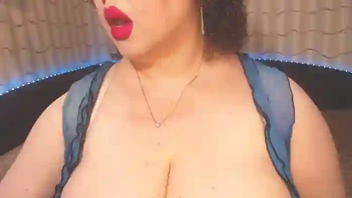 CurvyKatty40DD