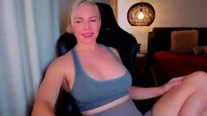 MsLindsayDevis