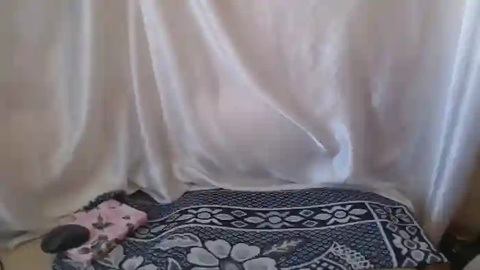 BettyGirlKiss