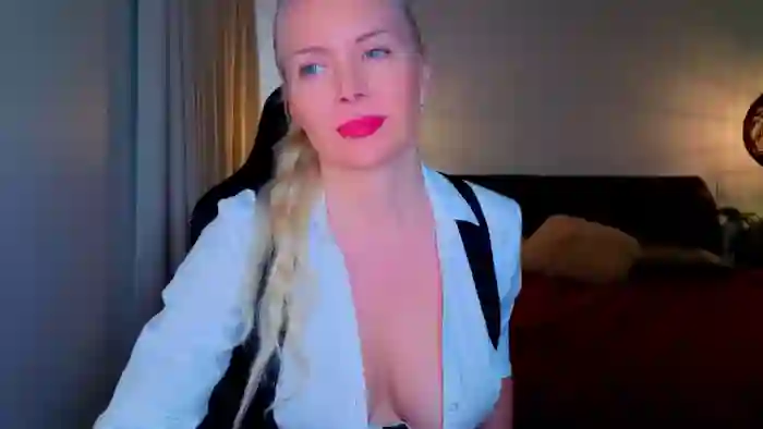 MsLindsayDevis