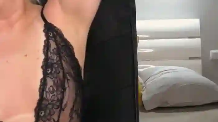 Nichole_Hill