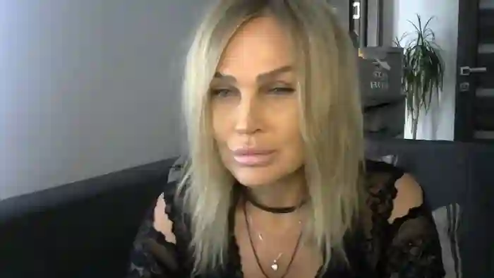 Evie_Paige