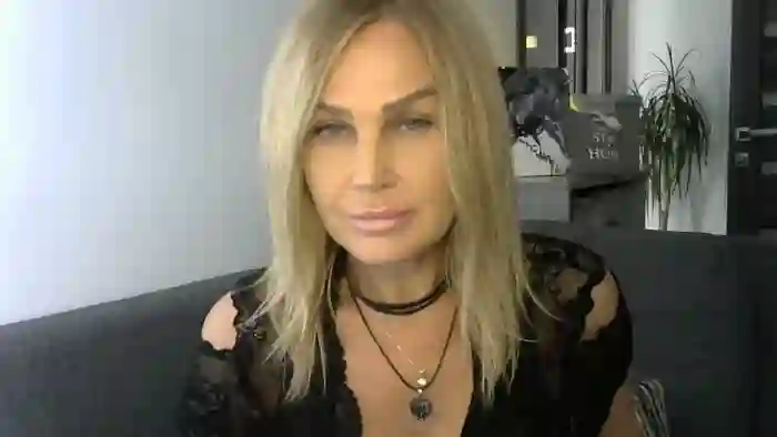 Evie_Paige