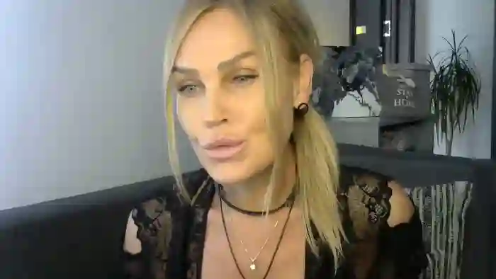 Evie_Paige