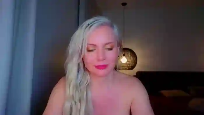 MsLindsayDevis