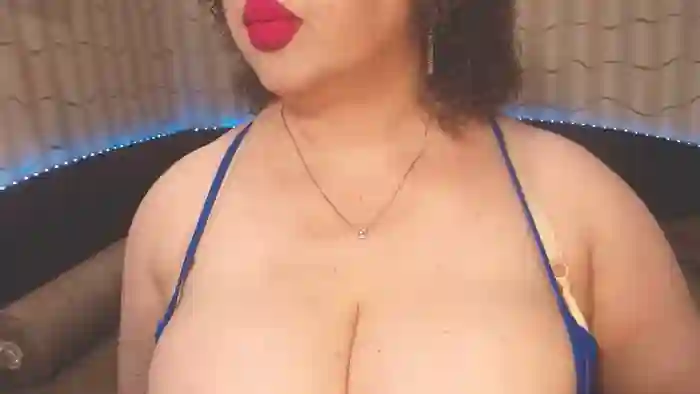 CurvyKatty40DD