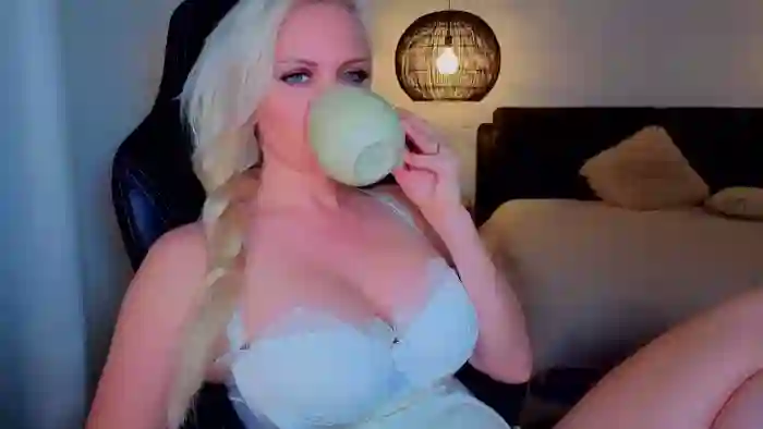 MsLindsayDevis