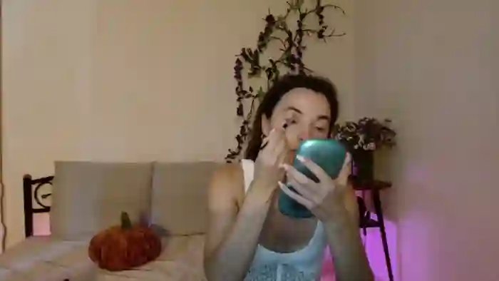 LuckyVicky28