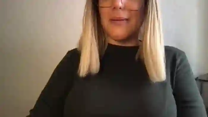 MistressLouUK