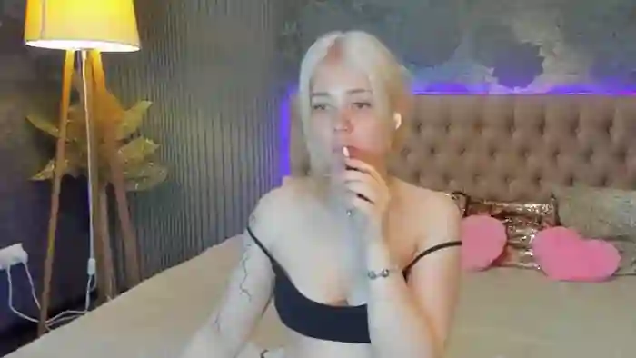 EllaMyerss