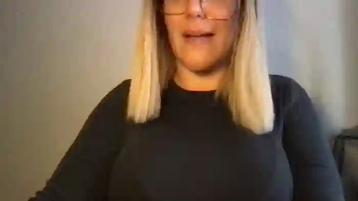 MistressLouUK