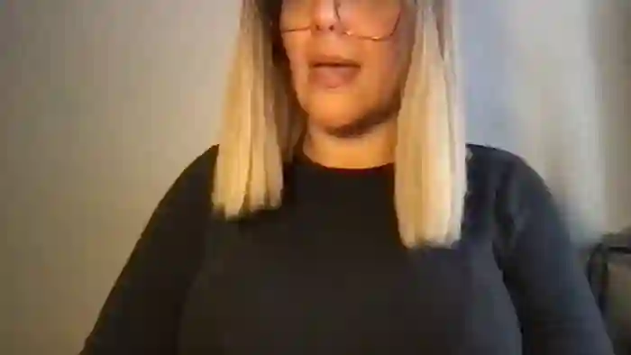 MistressLouUK