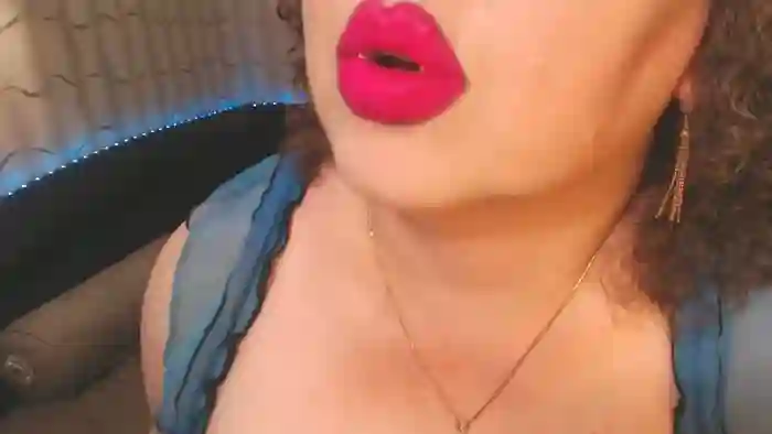 CurvyKatty40DD