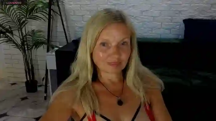 YrhotAbbyX