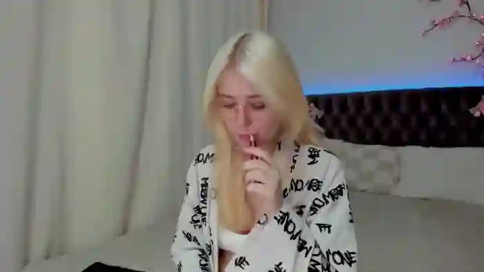 EllaMyerss