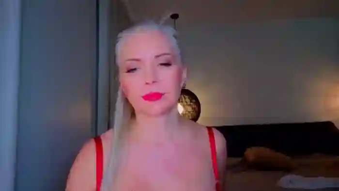 MsLindsayDevis