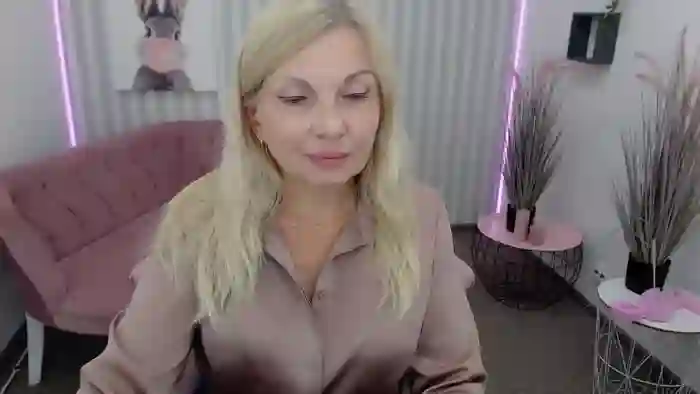 YrhotAbbyX