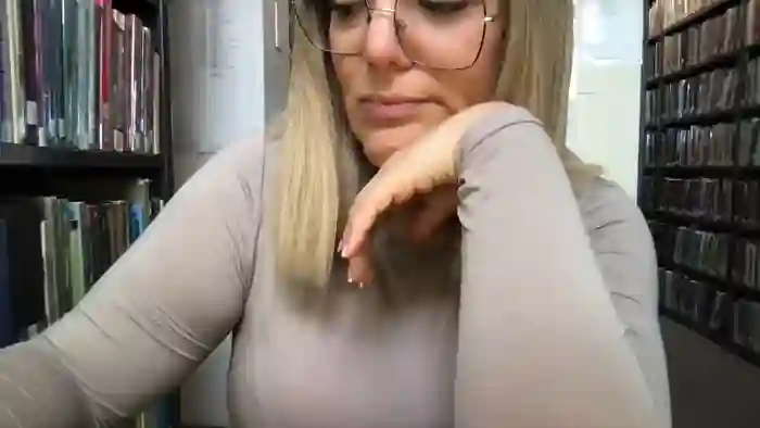 MistressLouUK