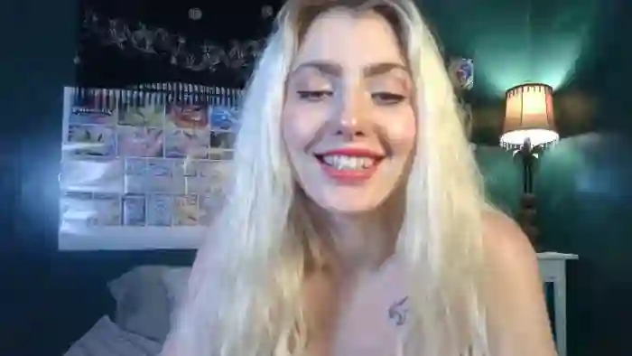 AlexMarieXOXO