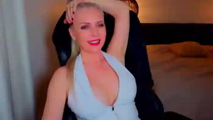 MsLindsayDevis