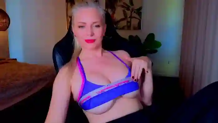 MsLindsayDevis