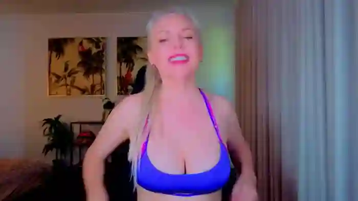 MsLindsayDevis