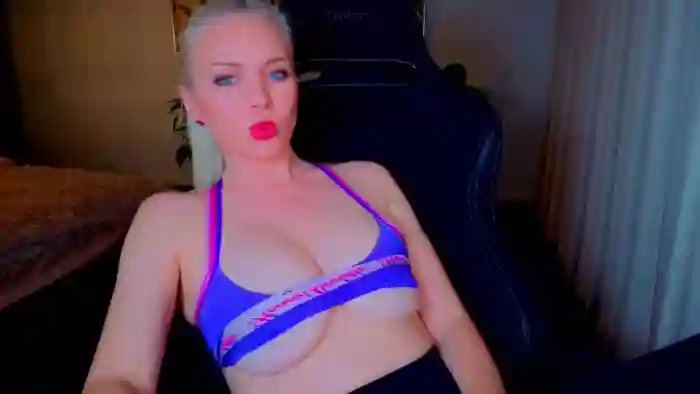 MsLindsayDevis