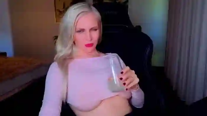 MsLindsayDevis