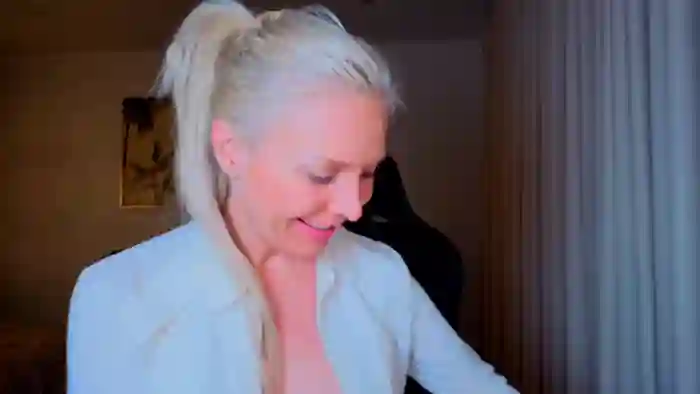 MsLindsayDevis