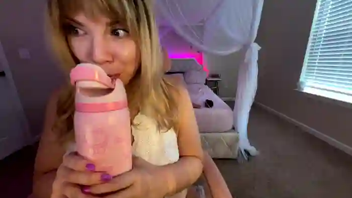 The_Blondiee