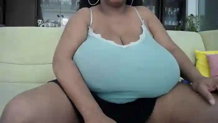 Busty_Pam