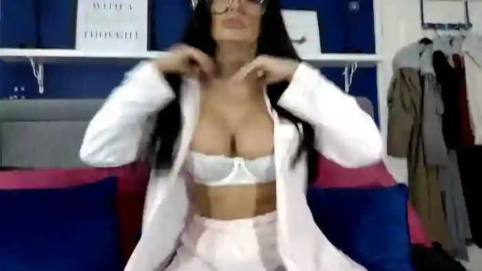 BellaVixen23