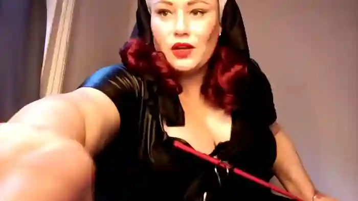 TheDevineMissDeviant