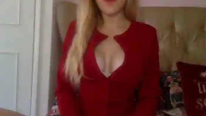 Izzabella_BondUK