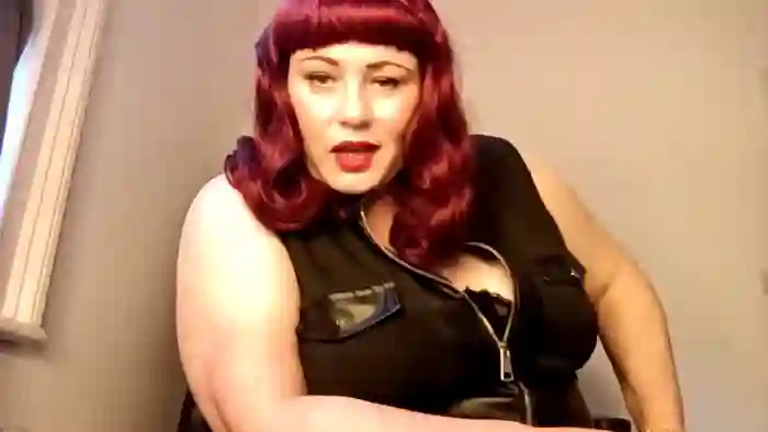 TheDevineMissDeviant