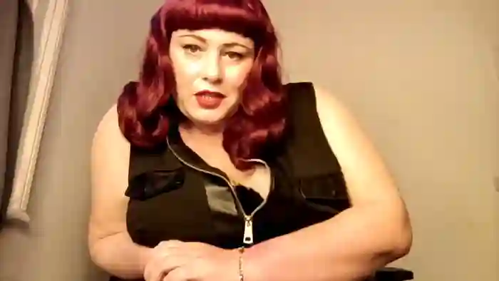 TheDevineMissDeviant