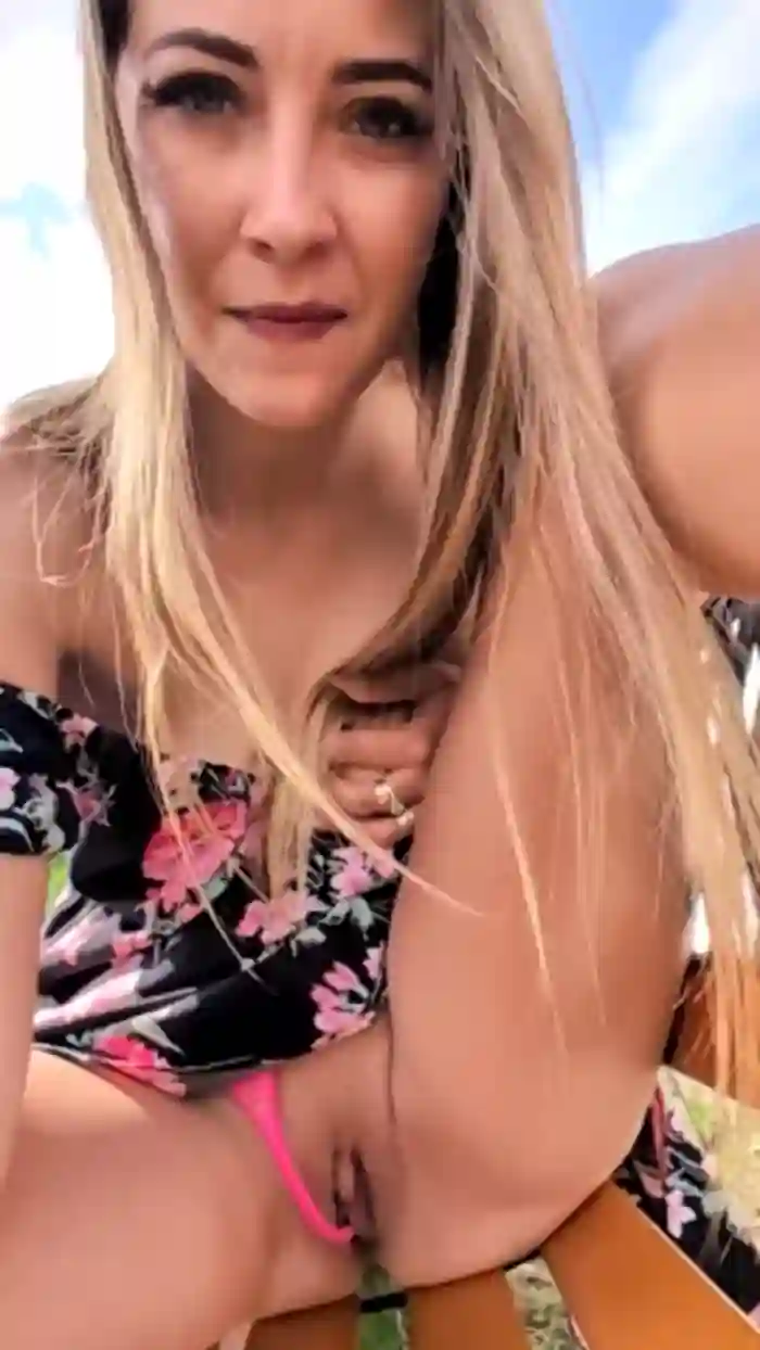 Risky_girl23