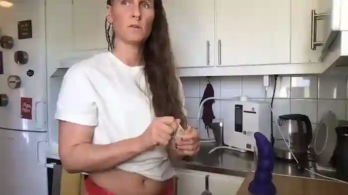 SwingWingWomanSweden